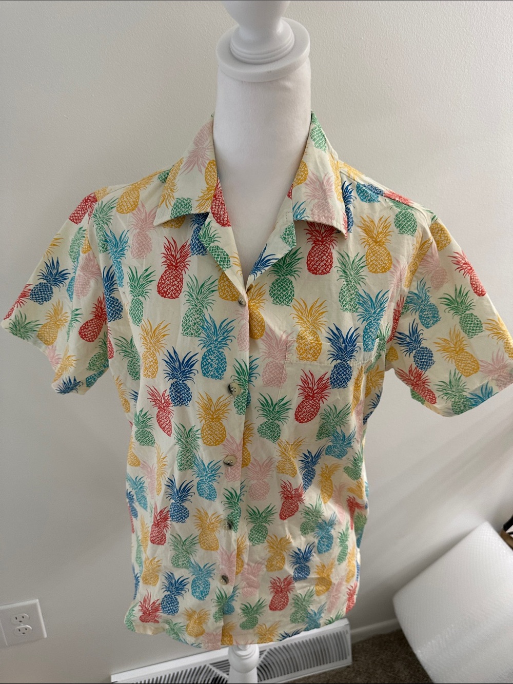 Go barefoot women’s Pineapple Print Short Sleeve Shirt - Multicolor size S